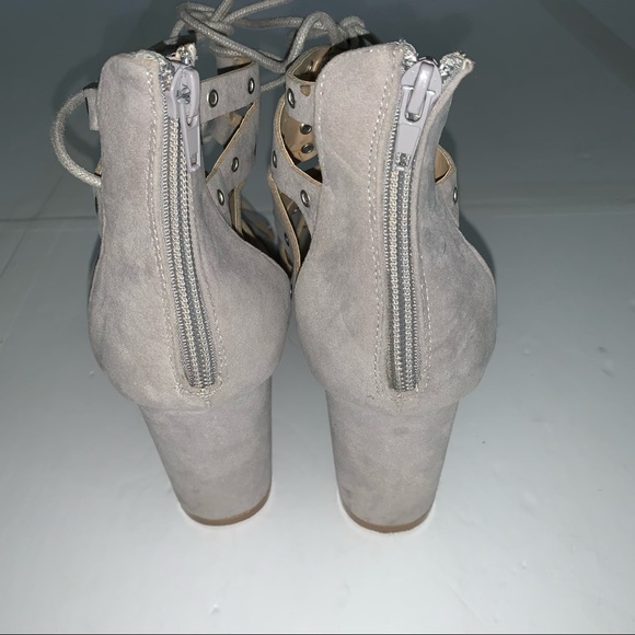 Yoki | Block Heel - Picture 7 of 12